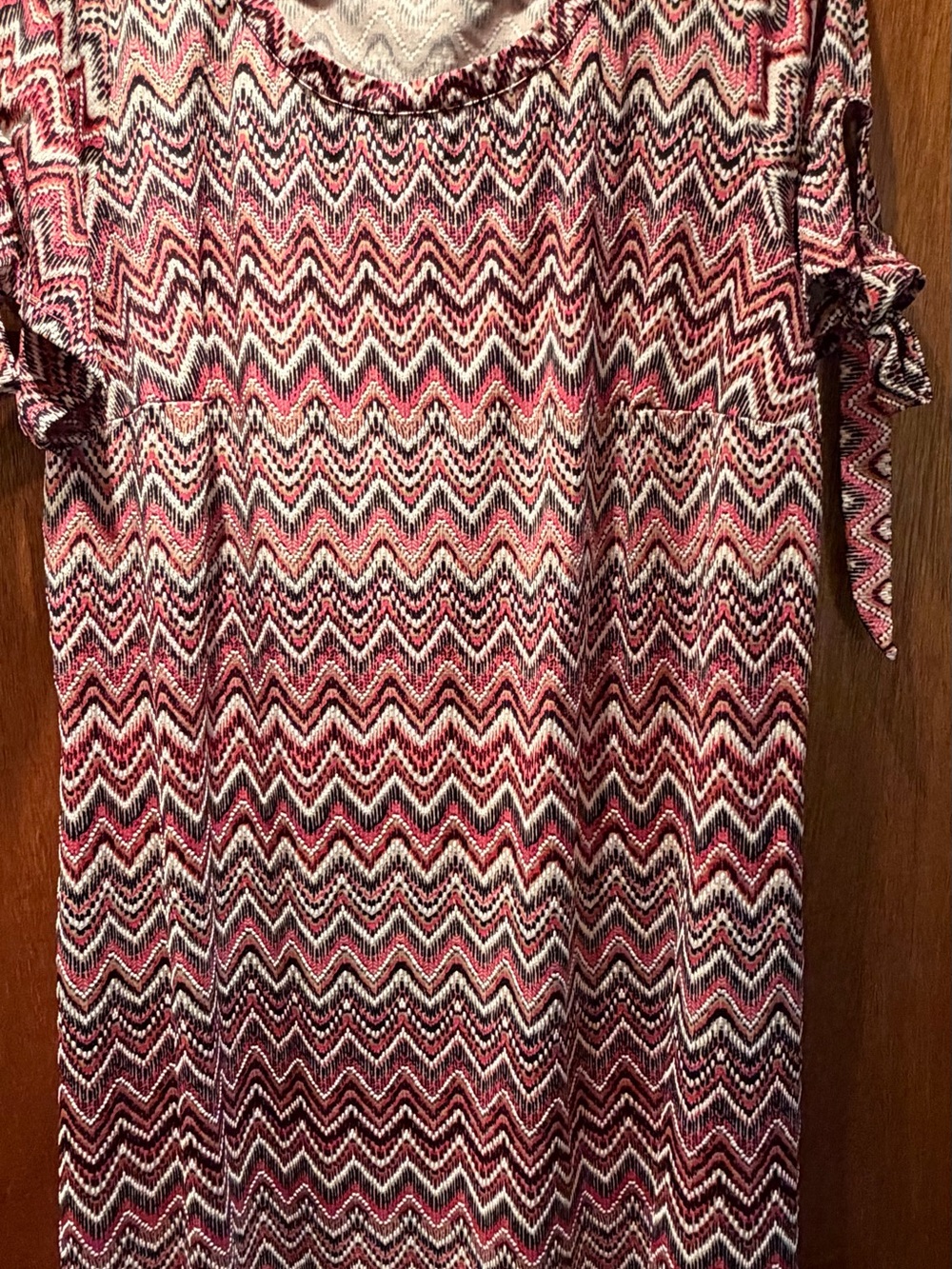 Tacera Zigzag Knit Short Sleeve Top in Red, Cream, Black